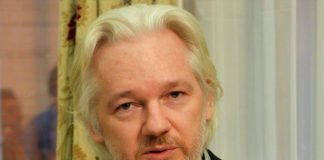 La Madre de Assange denuncia que su hijo es «asesinado lentamente» es el problema cuando el enemigo lo tienes tan cerca