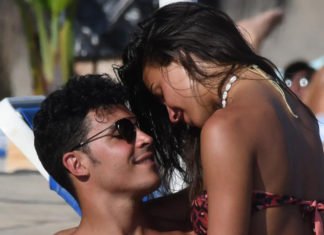 Sofia Suescum en topless le da rienda suelta a la pasión con Kiko Jiménez (Topless dentro de la noticia)