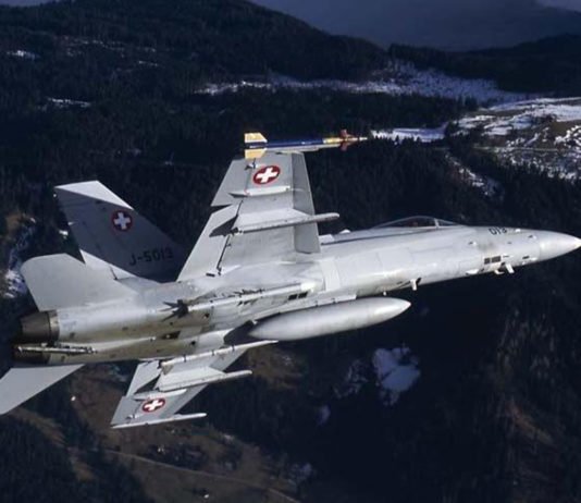 La OTAN justifica el rastreo de un F-18 español al avión de un ministro de Rusia porque volaba «cerca» del espacio aliado (VÍDEO)
