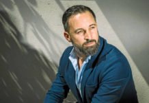 El polémico tuit de Santiago Abascal sobre ‘La Manada’ de Bilbao: «Deberían estar cargados de cadenas y en un avión a Argelia» Razón no le falta