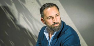 El polémico tuit de Santiago Abascal sobre ‘La Manada’ de Bilbao: «Deberían estar cargados de cadenas y en un avión a Argelia» Razón no le falta