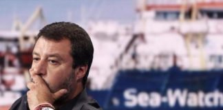El Open Arms deja un «Salvini furioso»temiendo perder el sillón del ministerio del Interior