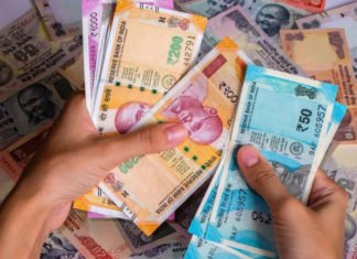 Un ludópata se jugó en una apuesta a su mujer con derecho a ser violada en grupo «si perdía» en la India