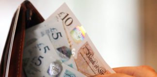 El Primer Ministro británico hace desplomar la libra esterlina con sus declaraciones de hoy