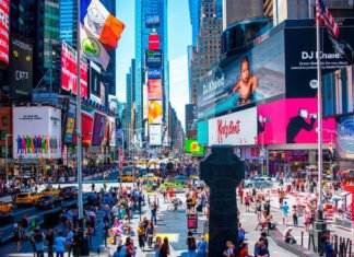 Publicitarse en Times Square en Nueva York cuesta al menos un millón y medio de euros al año