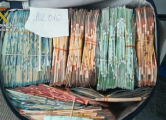 La Guardia Civil captura en Elche a cinco ladrones y recupera el botín de 102.000 euros robados a una anciana