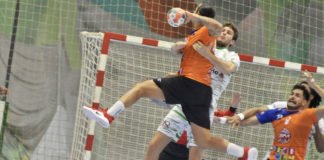 El Balonmano Benidorm torea en Pamplona al Helvetia Anaitasuna y se trae dos «orejas y rabo»