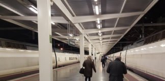 Renfe abaratará billetes de AVE un 30% y estrechará asientos a partir de 2020