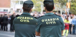 Una mujer de 49 años, de nacionalidad marroquí, rocía con gasolina a una chica que iba con su bebé para prenderle fuego y robarle el bolso