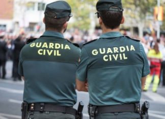 Una mujer de 49 años, de nacionalidad marroquí, rocía con gasolina a una chica que iba con su bebé para prenderle fuego y robarle el bolso