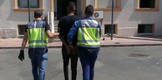 La Policía Nacional ha detenido en la localidad madrileña de Leganés a un joven por atracar a diez menores en el Metro del sur de Madrid