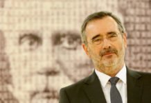 El presidente del Senado copió y pegó párrafos completos de manuales y otras obras de filósofos de reconocido prestigio, sin citar ni entrecomillar