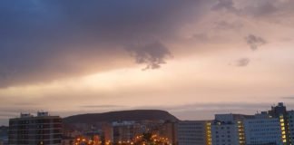 Una fuerte tormenta eléctrica sacude Alicante