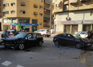 Un choque entre dos vehículos en Alicante, deja tres heridos y uno de ellos grave