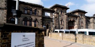 La Justicia británica niega la libertad a Julian Assange al «no fiarse» del historial del australiano