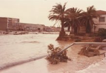 En memoria de la Riada de 1982.