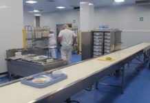 La cocina del Hospital General Universitario de Alicante se reforma tras veinte años para dar servicio mensual a 51.700 pacientes