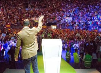 Vox es ya tercero en las encuestas y prepara el arranque de campaña en Barcelona