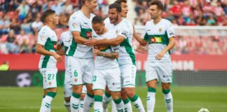 El Elche celebra su Centenario también con una exposición fotográfica inédita en el centro de la ciudad