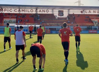 El C.F. La Nucía hace vibrar a su afición frente al Badalona en el Olímpico Camilo Cano
