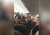Una pelea a golpes entre siete pasajeros en pleno vuelo, obliga a realizar un aterrizaje de emergencia