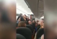 Una pelea a golpes entre siete pasajeros en pleno vuelo, obliga a realizar un aterrizaje de emergencia