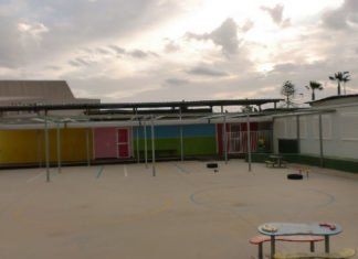 Los socialistas de Elche buscan ampliar un colegio público a base de aulas prefabricadas para sus alumnos