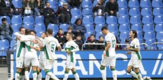 El Elche conquista Riazor con una victoria histórica