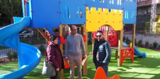 Los niños de Villena disfrutan desde hoy de un nuevo parque de infancia