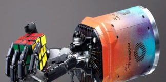 Un brazo robótico usa IA para resolver el cubo de Rubik con una sola mano