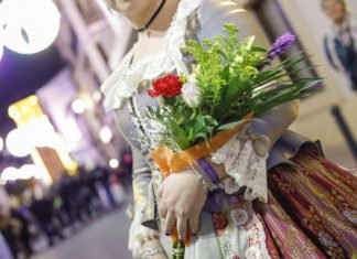 El Trisagio al Santísimo Cristo del Buen Acierto reúne a todo el pueblo de Alfaz del Pi en sus fiestas patronales