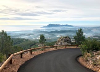 La imponente Sierra de Bernia ( 1.128 metros de altura) ya tiene nuevo camino de acceso a su cumbre