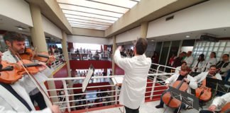 Músicos de las orquestas Sinfónica y de Jóvenes de la Región de Murcia llevan su música a varios hospitales esta Navidad