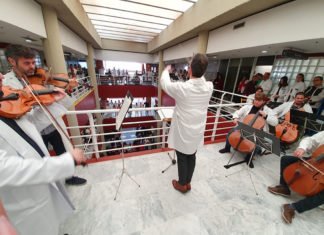 Músicos de las orquestas Sinfónica y de Jóvenes de la Región de Murcia llevan su música a varios hospitales esta Navidad