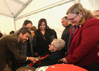 Los trabajos artesanales fruto del Hogar Provincial ya pueden disfrutarse en la navideña Diputación de Alicante