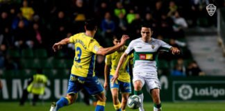 Jarro de agua fría en el Martínez Valero tras la derrota del Elche frente a Las Palmas por 2-3