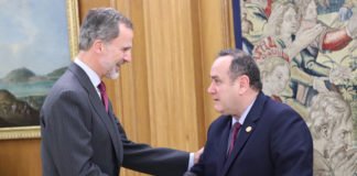 El Rey de España recibió en audiencia al Presidente Electo de Guatemala en el Palacio de la Zarzuela