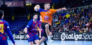El Balonmano Benidorm logra endosarle 25 goles al F.C.Barcelona en el Palau Blaugrana