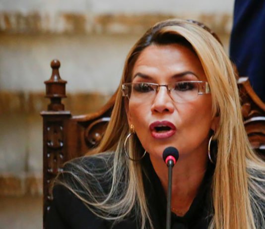 Bolivia expulsa a la embajadora de México y a diplomáticos españoles