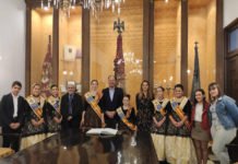 Reinas y Damas de Orihuela han sido recibidas hoy en la Sala del Oriol de su Ayuntamiento