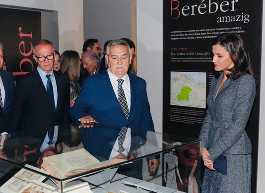 La Reina Doña Letizia inauguró la exposición «La Granada Zirí y el universo Bereber»