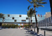 El Ayuntamiento de Benidorm, ¿un cortijo o Kehisteinhaus?