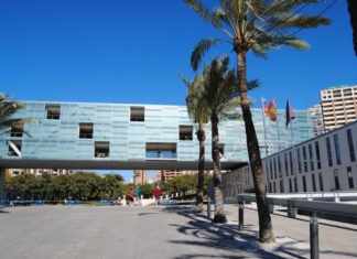 El Ayuntamiento de Benidorm, ¿un cortijo o Kehisteinhaus?