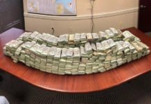 La policía americana encuentra 3.000.000 de dólares en un camión cargado con paletillas de cerdo