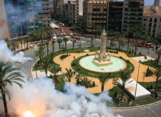 Alicante despedirá el 2019 y dará la bienvenida a los Reyes Magos con dos extraordinarias mascletás en la Plaza de los Luceros