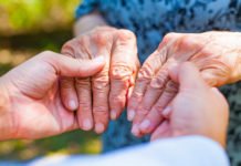 La Asociación de Parkinson de Alicante presenta su calendario solidario 2020