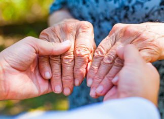 La Asociación de Parkinson de Alicante presenta su calendario solidario 2020