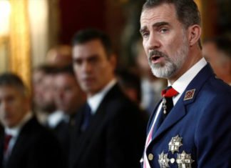 El Rey advierte a Pedro Sánchez en la Pascua Militar el compromiso de las Fuerzas Armadas con la Constitución