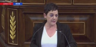Bronca en mitad de la intervención de la portavoz de EH Bildu, Mertxe Aizpurua por las críticas al Rey y la Constitución
