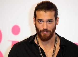 ¿Quién es el actor Can Yaman que ha revolucionado el mundo de las series turcas?